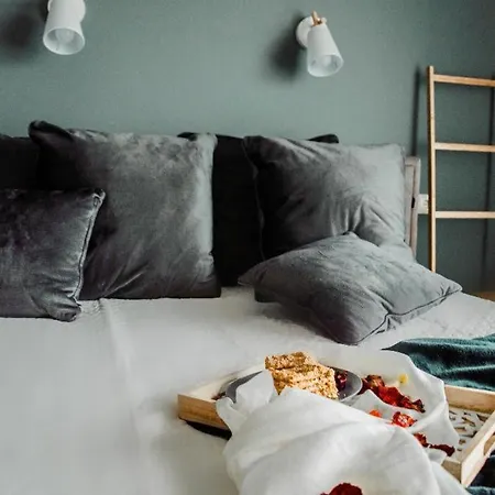 Seaside Apartment *